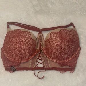 Elegant Lace Women's Bra in Red